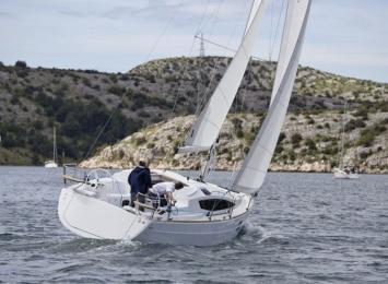 Elan 35 Impression (3Cab-1WC)-Heck.JPG Auenansicht