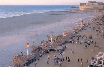 Charter Belgien-Holland: Oostende ist ein Kurort mit kilometerlangem Sandstrand