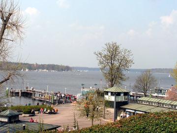 Bootscharter Berlin: Die F?hranlegestelle am Wannsee