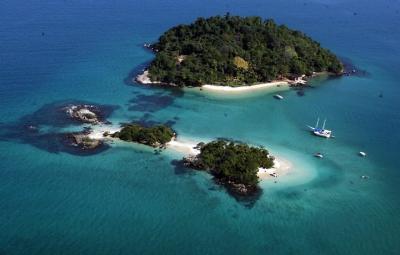 Charter Brasilien: In der Bahia de Ilha Grande gibt es viele kleine Inseln