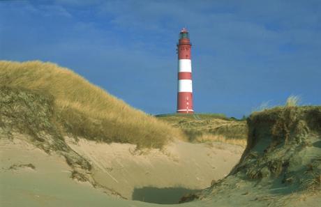 Bootscharter Deutsche Nordsee: Der Leuchtturm von Amrum, der Insel mit den besonders hohen Sandd?nen