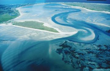 Charter Deutsche Nordsee: Das Wattenmeer mit seinen Sandb?nken und Prielen ist weltweit einmalig