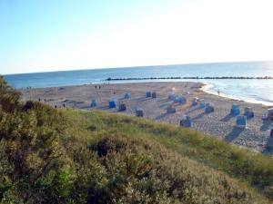 Charter Deutsche Ostsee: Typisch sind die bunten Strandkörbe und die Dünen