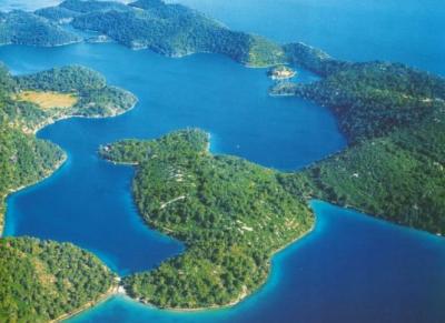 Charter Dubrovnik-Montenegro: Die Insel Mjlet ist herrlich gr?n