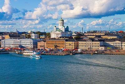 Bootscharter Finnland: Die Metropole Helsinki ist einen Besuch wert