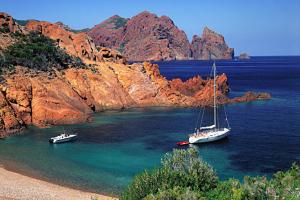 Charter Korsika: Die Insel besticht durch ihre herbe Sch?nheit