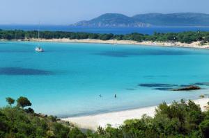 Bootscharter Korsika: Im S?dosten gibt es viele Traumbuchten wie diese