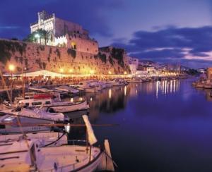 Yachtcharter Menorca: Ciutadella mit ihrer romantischen Altstadt und dem fjordartigen Hafen