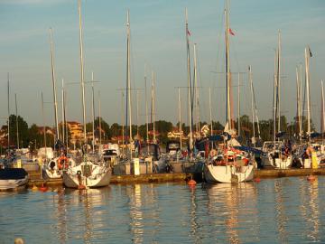 Charter Masuren: Abendstimmung in der Marina Nikolaiken