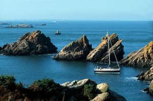 Charter Normandie-Bretagne: Chaussee de Beniguet