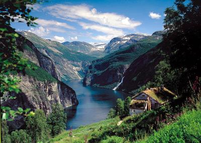 Yachtcharter Norwegen: Der Geirangerfjord zählt zum Weltnaturerbe