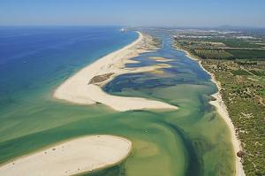 Charter Portugal: Nationalpark Ria Formosa - Lagunenlandschaft wie das Wattenmeer