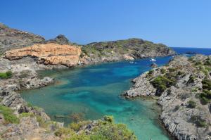 Charter Spanische Küste: Cabo Creus mit seinen Buchten, die nur vom Wasser zugänglich sind