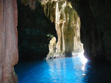 Charter Tonga: Die ber?hmten Grotten von Swallow`s Cave
